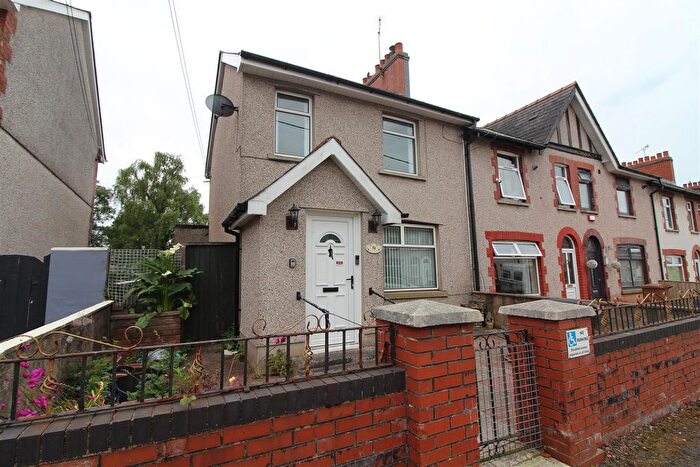 3 Bedroom End Of Terrace House For Sale In Llwyn-On Road, Oakdale, Blackwood, NP12