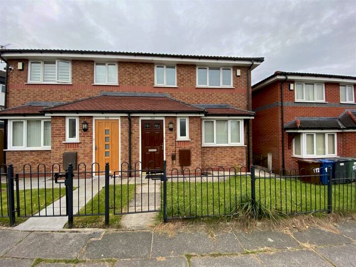 3 Bedroom Terraced House To Rent In Ribble Drive, Whitefield, Manchester, M45