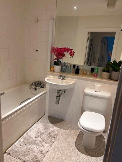 1 Bedroom Flat For Sale In Celandine Grove, London, N14