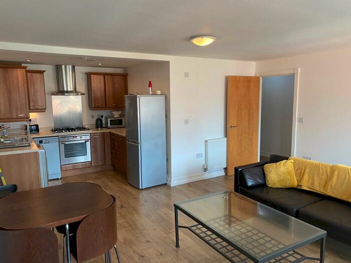 2 Bedroom Apartment To Rent In Strouds Close, Swindon, SN3