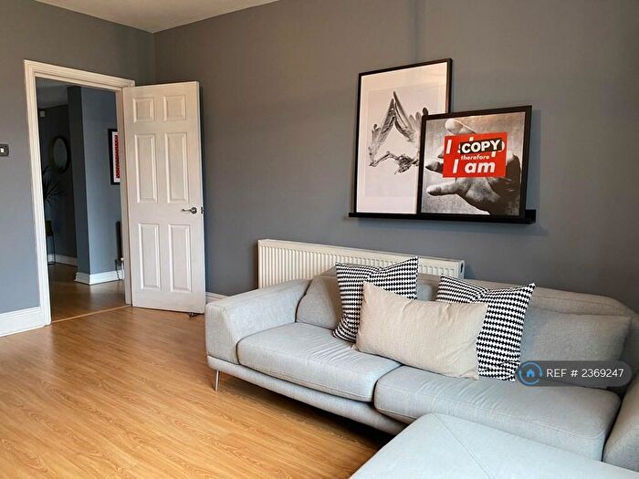 3 Bedroom Flat To Rent In Liverpool, Liverpool, L6