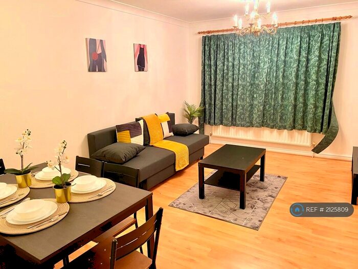 2 Bedroom Flat To Rent In Old Kenton Lane, London, NW9