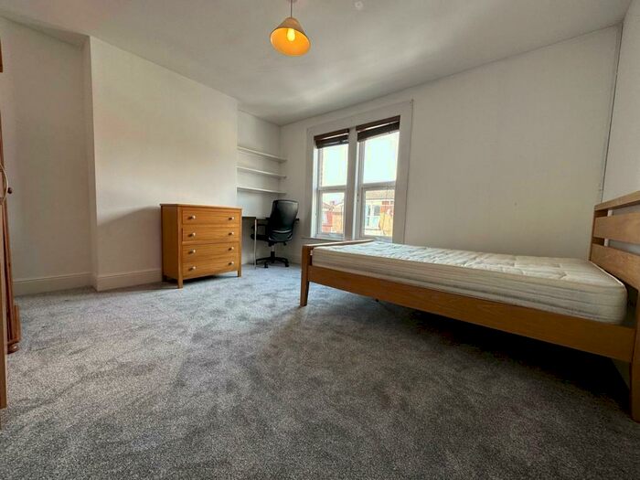 6 Bedroom House To Rent In ** Stunning Student House ** Haslemere Road, Southsea, PO4