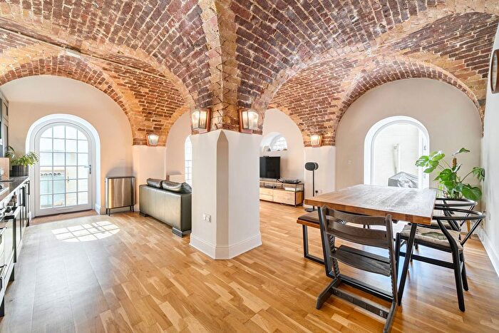 2 Bedroom Flat For Sale In Clerkenwell House, Hilda Road, Southall, UB2
