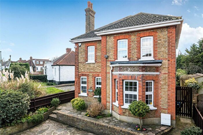 4 Bedroom Detached House For Sale In Chelsfield Road, Orpington, BR5