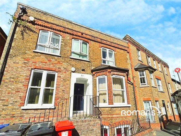 1 Bedroom Flat To Rent In Castle Street, High Wycombe, Buckinghamshire, HP13