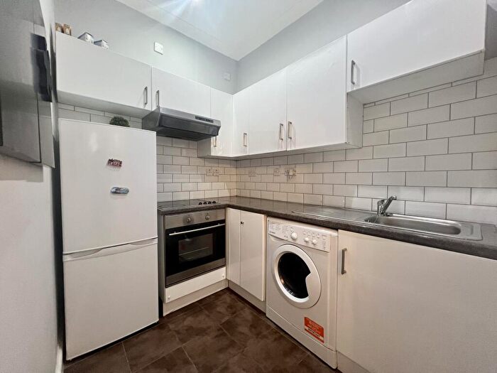 Flat To Rent In London Road, Brentwood, CM14