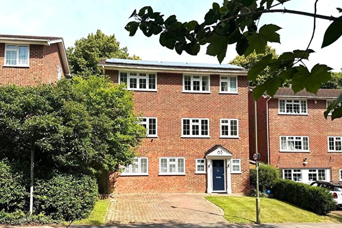 4 Bedroom Detached House To Rent In Valley Road, Henley-On-Thames, Oxfordshire, RG9