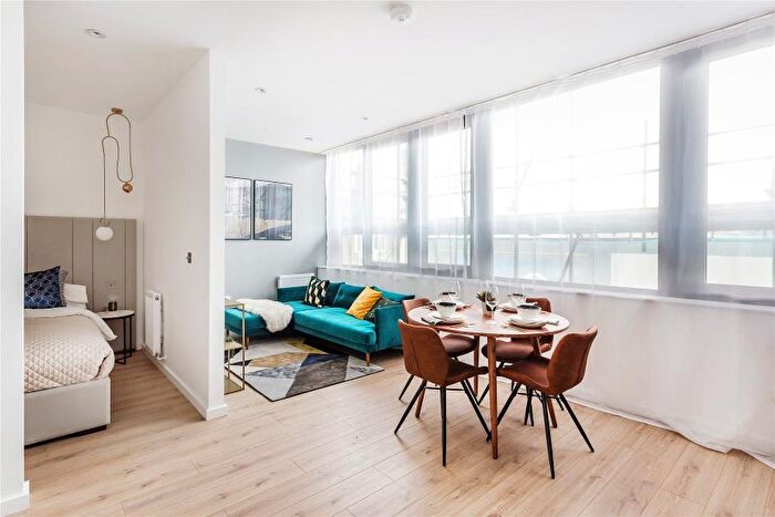 Apartment To Rent In Woking, Surrey, GU21