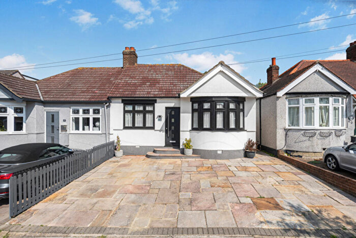 2 Bedroom Semi-Detached Bungalow For Sale In Hillfoot Road, Collier Row, RM5