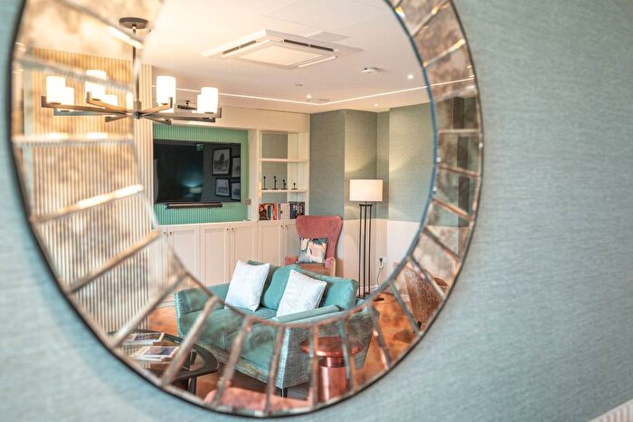 3 Bedroom Flat To Rent In Ayrton House, Mill Hill, London, NW7