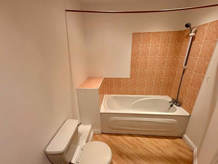 2 Bedroom Flat To Rent In Derby Street, Burton-on-Trent, Staffordshire, DE14