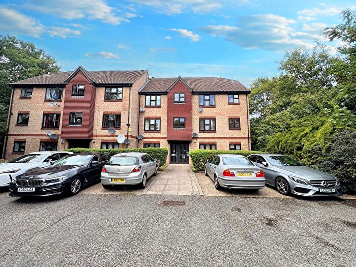 1 Bedroom Flat To Rent In Turnstone Close, Plaistow, E13