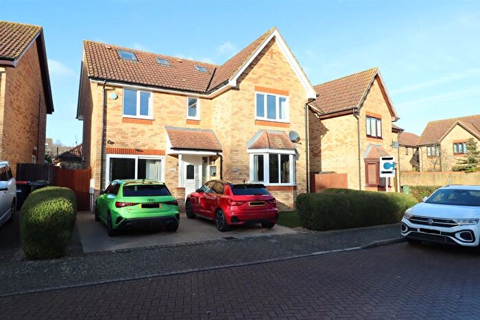 5 Bedroom Detached House For Sale In Hartland Avenue, Tattenhoe, Milton Keynes, MK4