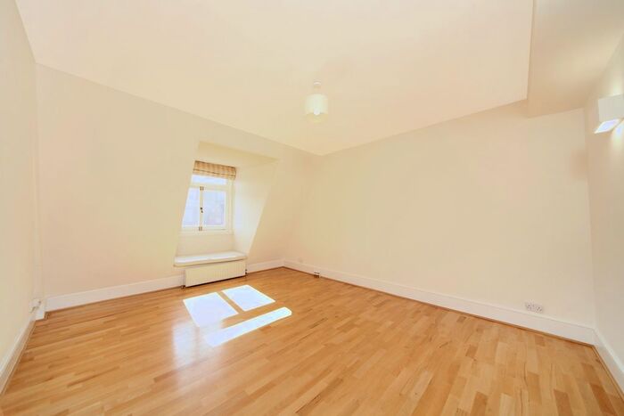 2 Bedroom Flat To Rent In Thurloe Place, London, SW7