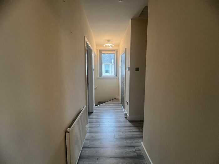 2 Bedroom Flat For Sale In Finlaystone Road, Kilmacolm, PA13