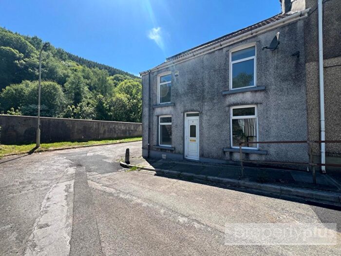 3 Bedroom Semi-Detached House For Sale In Colliery Street, Pontypridd - Pontypridd, CF37