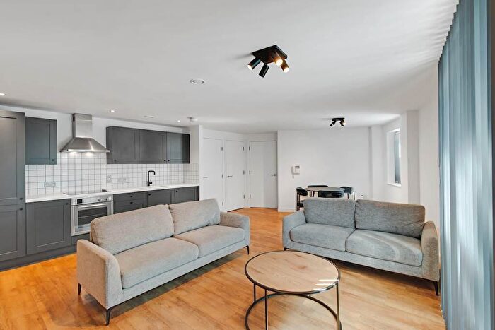 2 Bedroom Apartment To Rent In East Street, Leeds, West Yorkshire, LS9