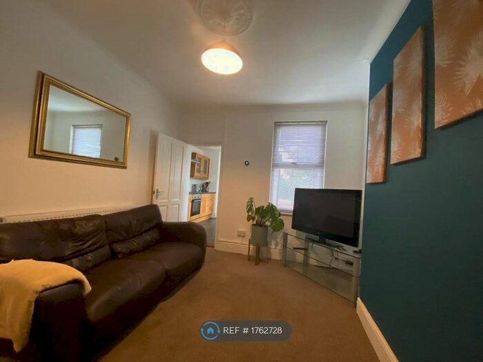 4 Bedroom Terraced House To Rent In Great Western Road, Gloucester, GL1