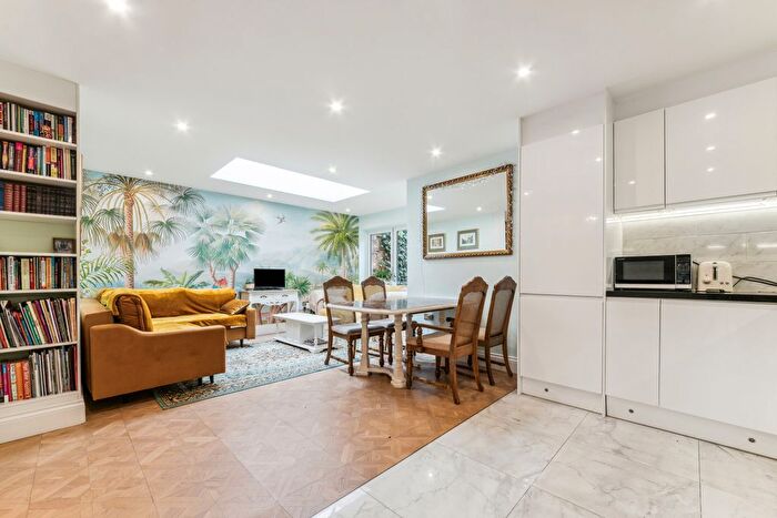 1 Bedroom Flat To Rent In Cromford Road, East Putney, SW18