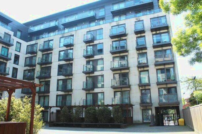 1 Bedroom Flat To Rent In High Street, Slough, SL1