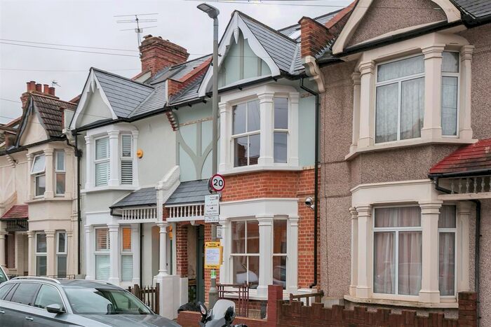 4 Bedroom Terraced House To Rent In Valnay Street, Tooting, SW17