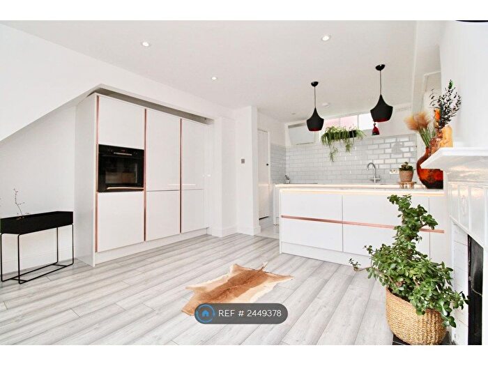 2 Bedroom Terraced House To Rent In Northgate Street, Colchester, CO1