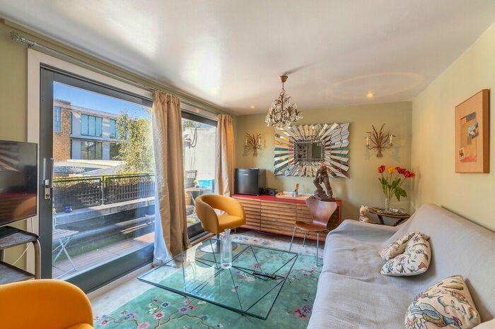 1 Bedroom Flat To Rent In Latimer Road, Ladbroke Grove, W10