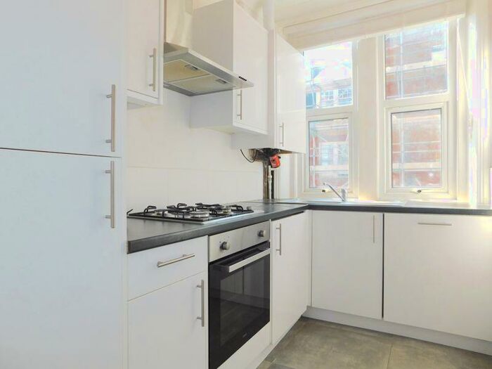2 Bedroom Flat To Rent In Grand Parade, Green Lanes, N4