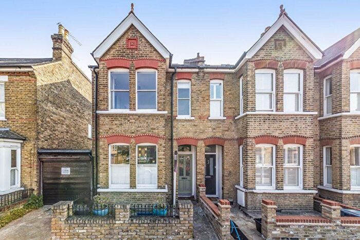 3 Bedroom Property For Sale In Heath Gardens, Twickenham, TW1