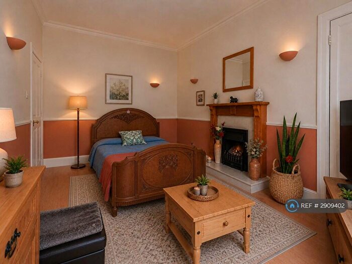 2 Bedroom Flat To Rent In Cockburn St, Edinburgh, EH1