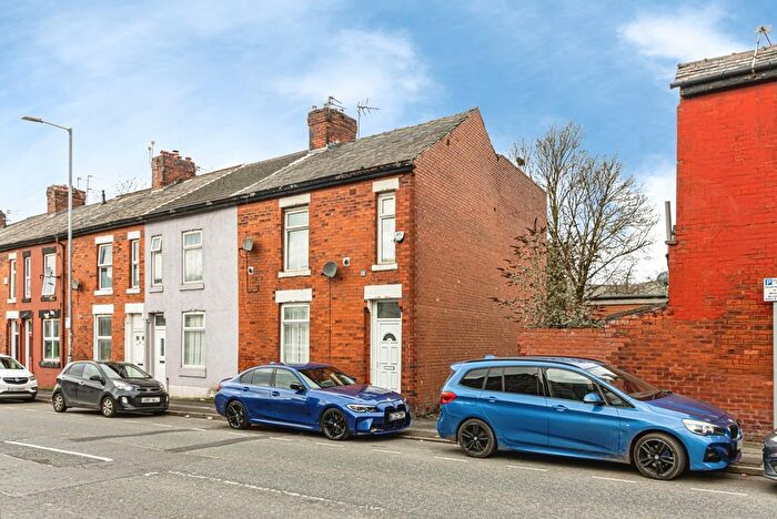 3 Bedroom End Terrace House For Sale In Bradford Road, Manchester, M40