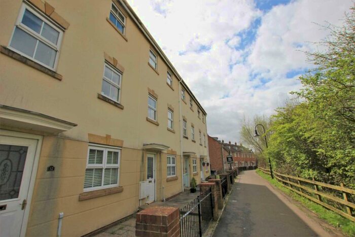 4 Bedroom Town House To Rent In Badgers Way, Weston Super Mare, BS24