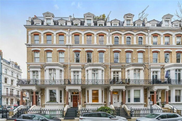 2 Bedroom Flat To Rent In Vicarage Gate, London, W8