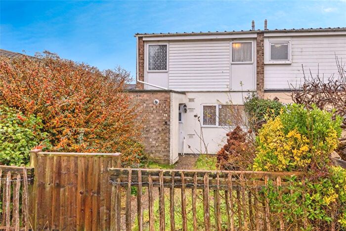 3 Bedroom End Terrace House For Sale In Bunting Gardens, Waterlooville, Hampshire, PO8