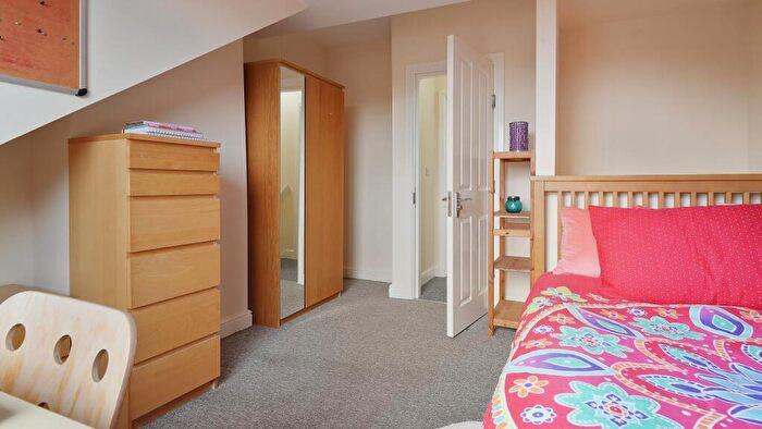 5 Bedroom House To Rent In Denham Road, Sheffield, S11