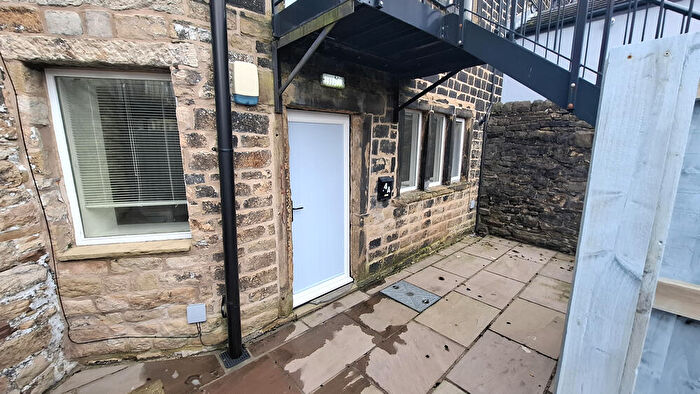 1 Bedroom Apartment To Rent In A Smithy Yard Uppermill, OL3