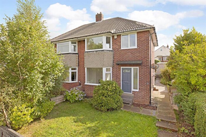 3 Bedroom Semi-Detached House To Rent In Tinshill Lane, Cookridge, LS16