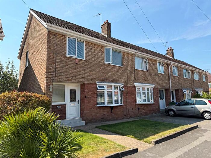 3 Bedroom End Of Terrace House For Sale In Brigg Drive, Hessle, HU13