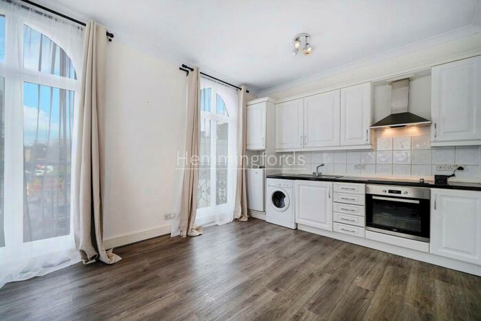 1 Bedroom Apartment To Rent In Camden Road, London, NW1