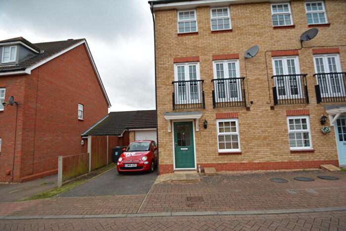 3 Bedroom Semi Detached House To Rent In Rothbart Way, Hampton Hargate, Peterborough, PE7