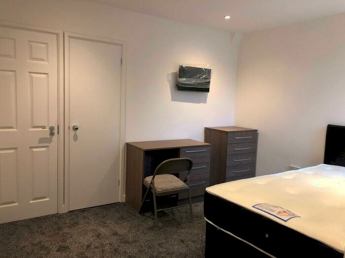 6 Bedroom Terraced House To Rent In Dawlish Road, Selly Oak, Birmingham, West Midlands, B29