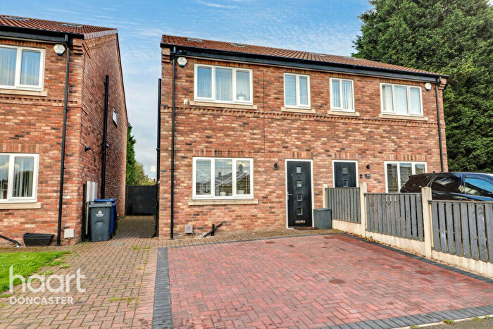 4 Bedroom Semi-Detached House For Sale In Chestnut Avenue, Armthorpe, Doncaster, DN3