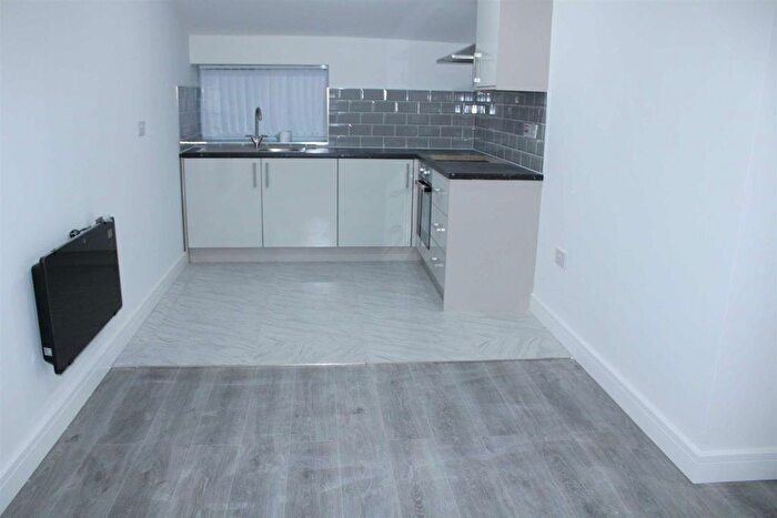 2 Bedroom Flat To Rent In West Bromwich Street, Walsall, WS1