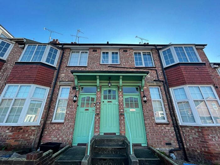 2 Bedroom Flat To Rent In Coombe Road, Brighton, BN2