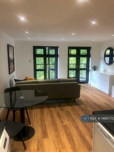 Studio To Rent In George Leybourne House, London, E1