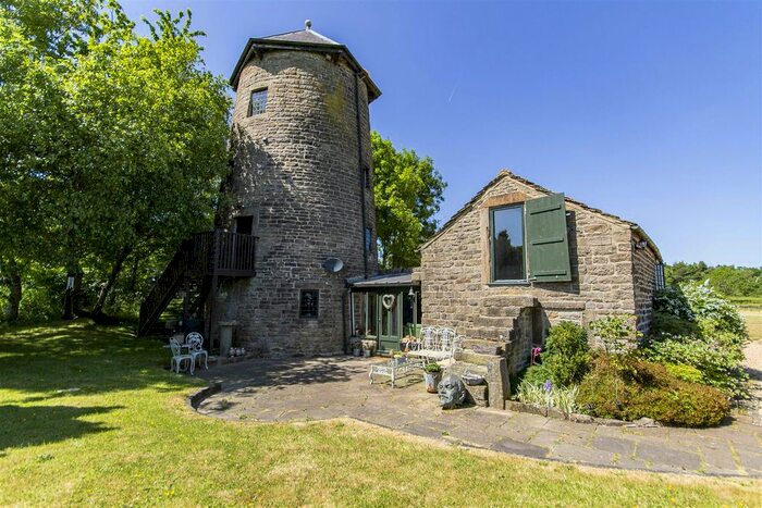 3 Bedroom Property For Sale In Matlock Road, Ashover, Chesterfield, S45