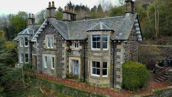 4 Bedroom Semi-Detached House For Sale In Monkswell Road, Newburgh, KY14