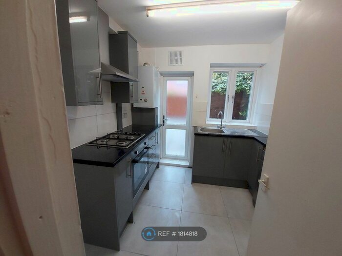 2 Bedroom Terraced House To Rent In Franklin Street, London, E3