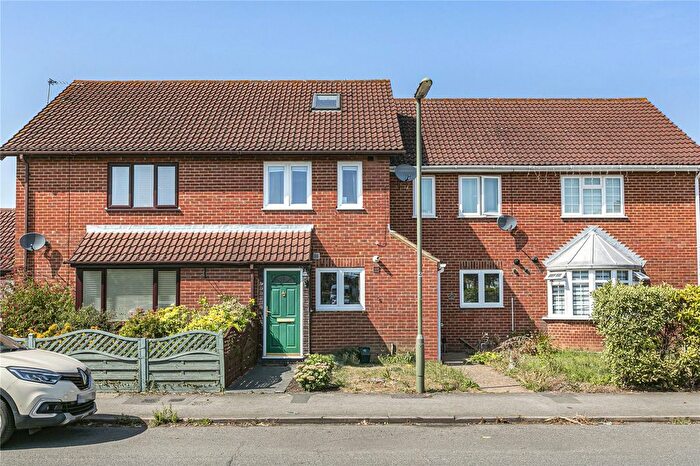 2 Bedroom Terraced House For Sale In Beechwood Avenue, Sunbury-On-Thames, Surrey, TW16